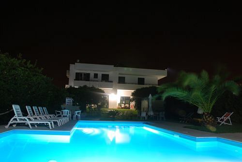 Residence Punta Cassano - In Piscina Sulla Spiaggia Di Sabbia 산포카 외부 사진